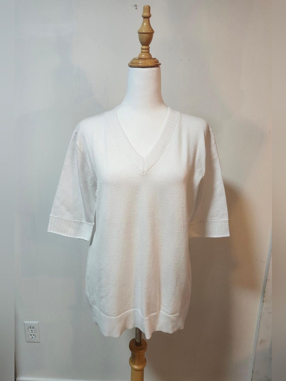 Spense Classic V-Neck Short Sleeve Sweater - White